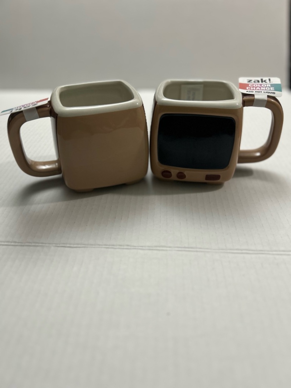 Zak! Retro TV Ceramic Mug Set of 2 Color Changing